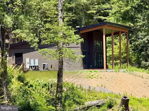279 Waterline Dr, Upper Tract, WV 26866