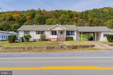 3293 Petersburg Pike, Franklin, WV 26807