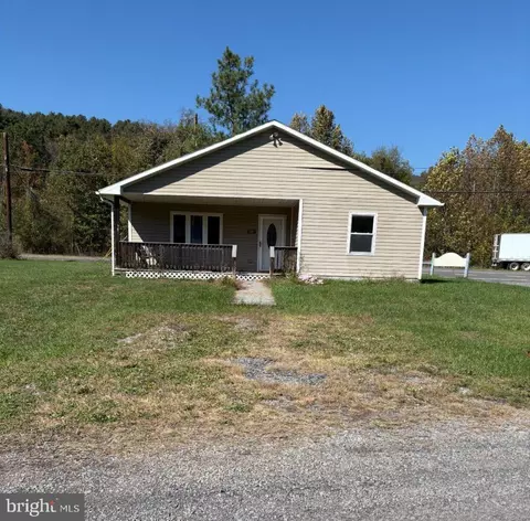 34 Independence Dr, Brandywine, WV 26802