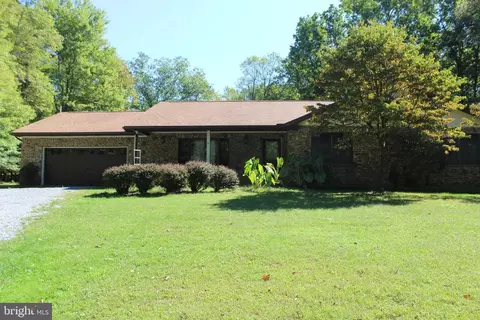 71 Ruckert Dr, Elkins, WV 26241