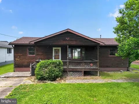 2302 Pennsylvania Ave, Parkersburg, WV 26101