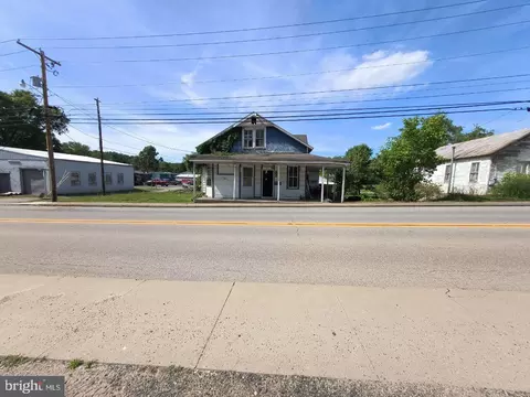 216 Juliana St, Elizabeth, WV 26143