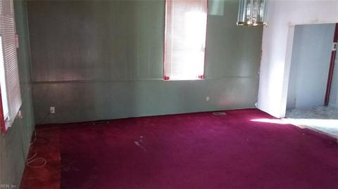 214 Pinner St E, Suffolk, VA 23434 photo 3