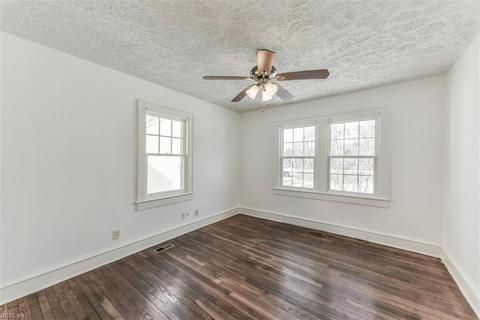 327 Algonquin Rd, Hampton, VA 23661 photo 15