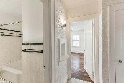 327 Algonquin Rd, Hampton, VA 23661 photo 14