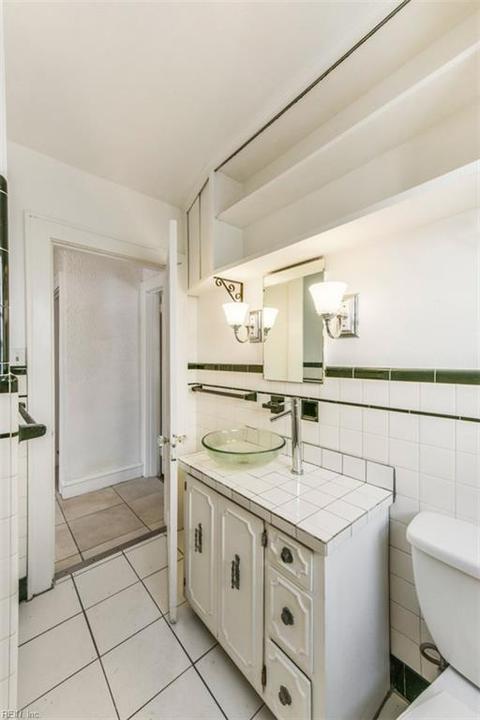 327 Algonquin Rd, Hampton, VA 23661 photo 13