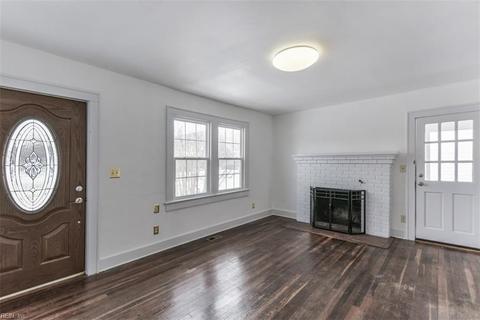327 Algonquin Rd, Hampton, VA 23661 photo 3