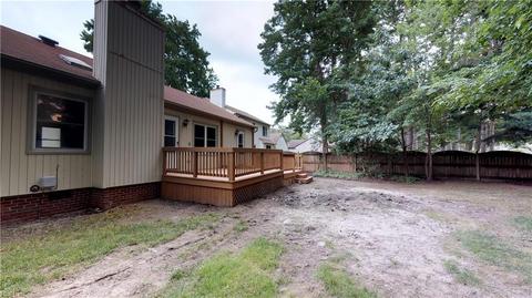 12 Colonial Acres Dr, Hampton, VA 23664 photo 3
