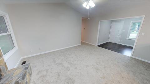 12 Colonial Acres Dr, Hampton, VA 23664 photo 8