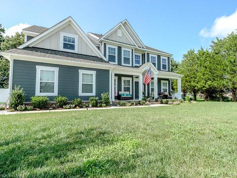 132 Wisdom Path, Chesapeake, VA 23322 photo 1