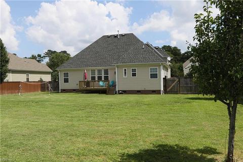 829 Dawson Cir, Chesapeake, VA 23322 photo 2