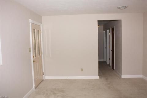 53 Nathan St, Hampton, VA 23669 photo 3