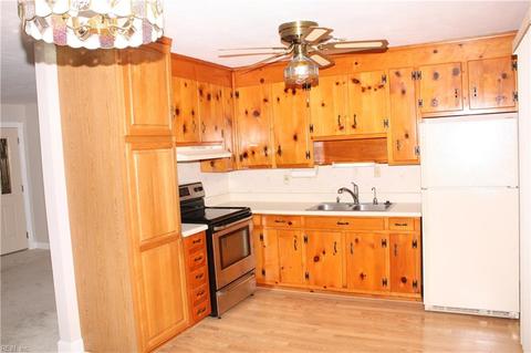 53 Nathan St, Hampton, VA 23669 photo 4
