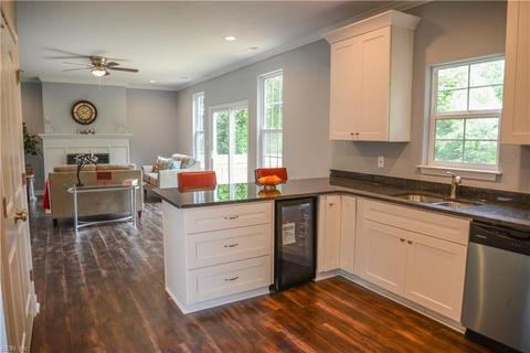10 Taylor Ave W, Hampton, VA 23663 photo 3