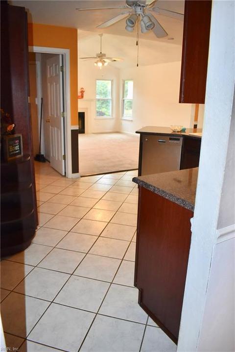 135 Hillside Ave, Suffolk, VA 23434 photo 10