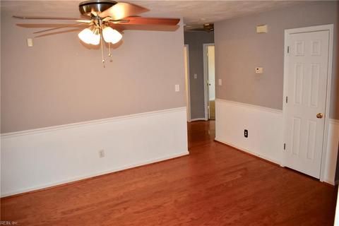 135 Hillside Ave, Suffolk, VA 23434 photo 8