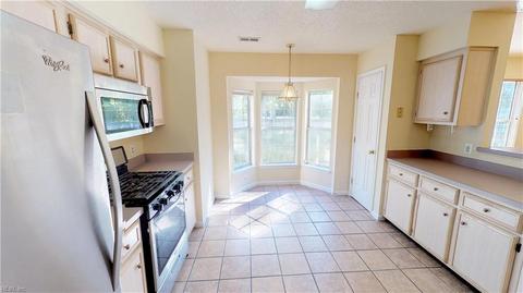 121 Kincaid Ln, Hampton, VA 23666 photo 5