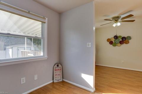 512 Brockridge Hunt Dr, Hampton, VA 23666 photo 17