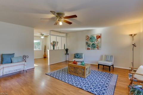 512 Brockridge Hunt Dr, Hampton, VA 23666 photo 4