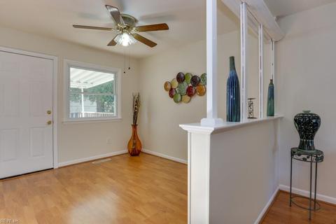 512 Brockridge Hunt Dr, Hampton, VA 23666 photo 9