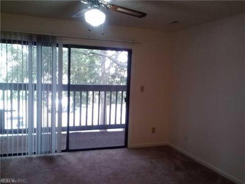 37 Wells Ct, Hampton, VA 23666 photo 4