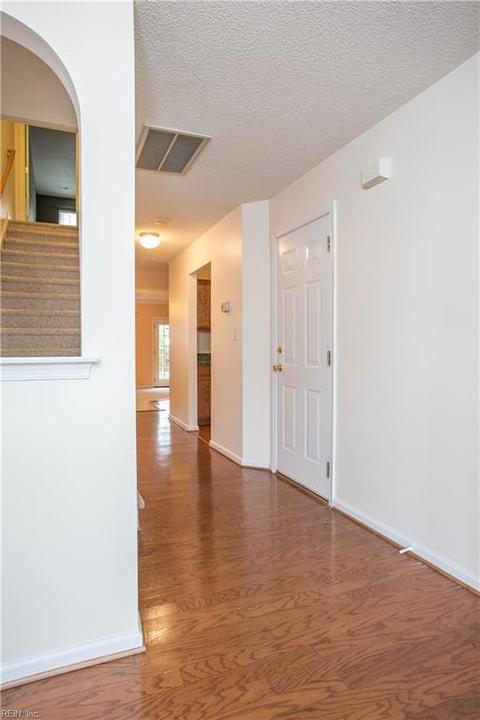 928 Allendale Dr, Hampton, VA 23669 photo 5