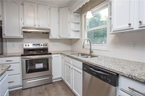 7 Apache Trl, Hampton, VA 23669 photo 3