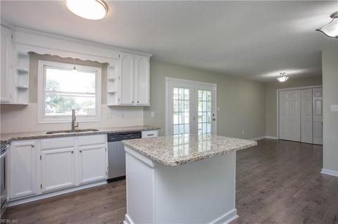 7 Apache Trl, Hampton, VA 23669 photo 4