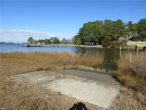 43 Hampshire Dr, Hampton, VA 23669 photo 3