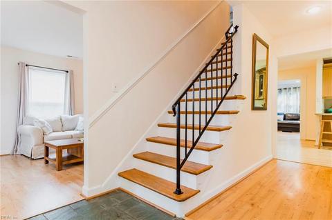 119 Diggs Dr, Hampton, VA 23666 photo 6