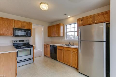 116 Boeing Ave, Hampton, VA 23669 photo 4