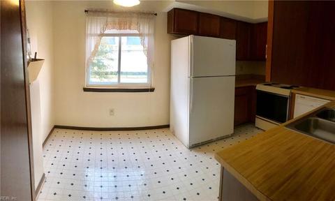 144 N First St, Hampton, VA 23664 photo 3