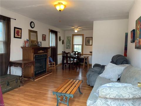 404 Berkeley Dr, York County, VA 23185 photo 2