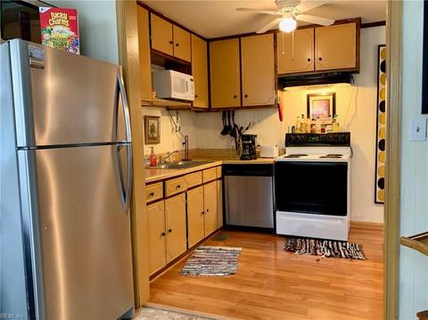 404 Berkeley Dr, York County, VA 23185 photo 8