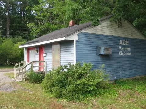 15048 Warwick Blvd, Newport News, VA 23608