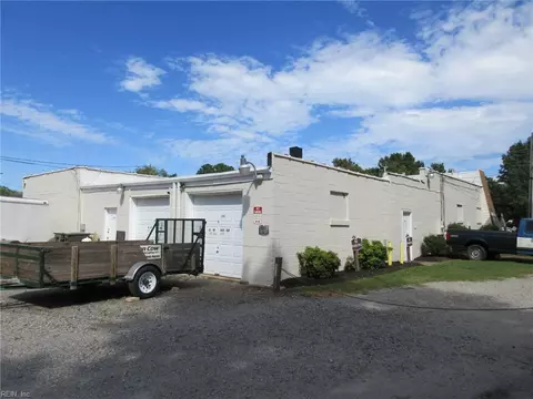 Exterior - 1283 N King St, Hampton, VA 23669 photo 4 of 6