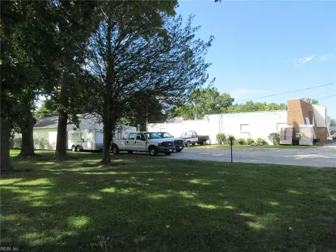Exterior - 1283 N King St, Hampton, VA 23669 photo 5 of 6