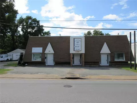 Exterior - 1283 N King St, Hampton, VA 23669 photo 2 of 6