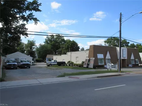 Exterior - 1283 N King St, Hampton, VA 23669 photo 1 of 6