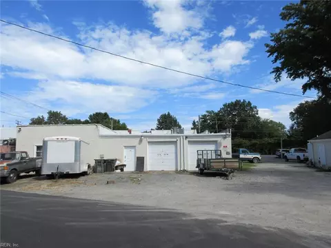 Exterior - 1283 N King St, Hampton, VA 23669 photo 3 of 6