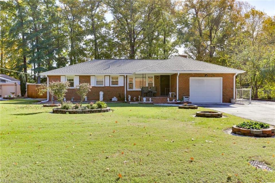 949 Hollywood Dr, Chesapeake, VA 23320 37 Photos MLS 10411024 Movoto