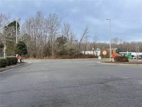 6663 Hickory Fork Rd, Gloucester, VA 23061