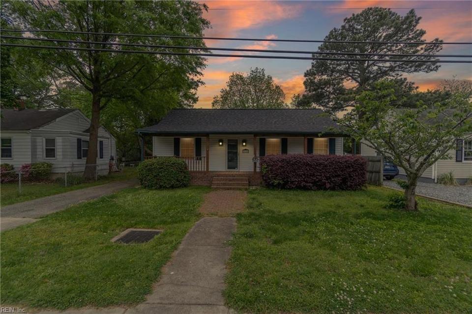 2120 E Pembroke Ave, Hampton, VA 23664 41 Photos MLS 10435304 Movoto