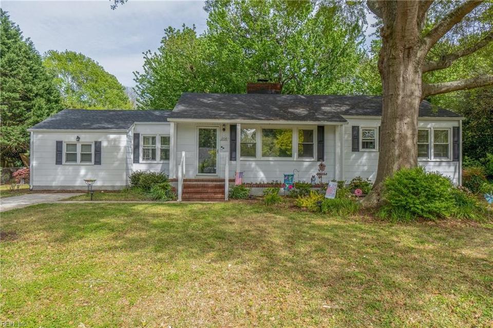 1208 Acredale Rd, Virginia Beach, VA 23464 36 Photos Movoto