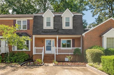 426 Middle Oaks Dr, Chesapeake, VA 23322 | 24 Photos | MLS #10450622