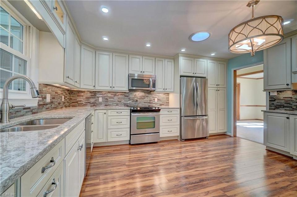 2421 Glenmore Hunt Trl, Virginia Beach, VA 23456 38 Photos MLS