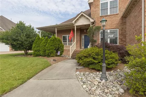 708 Catamount Ct, Chesapeake, VA 23322