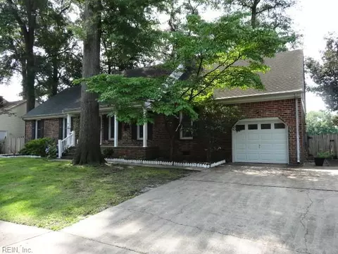 2321 Southern Pines Dr, Chesapeake, VA 23323