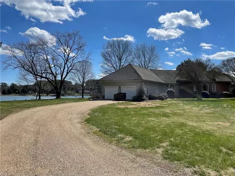 78 Lightkeeper Ln, Cobbs Creek, VA 23035