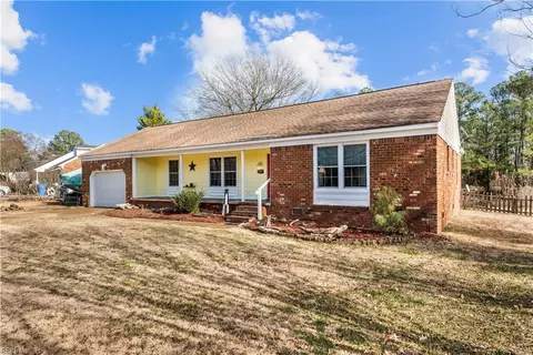 713 Seabrooke Ln, Chesapeake, VA 23322
